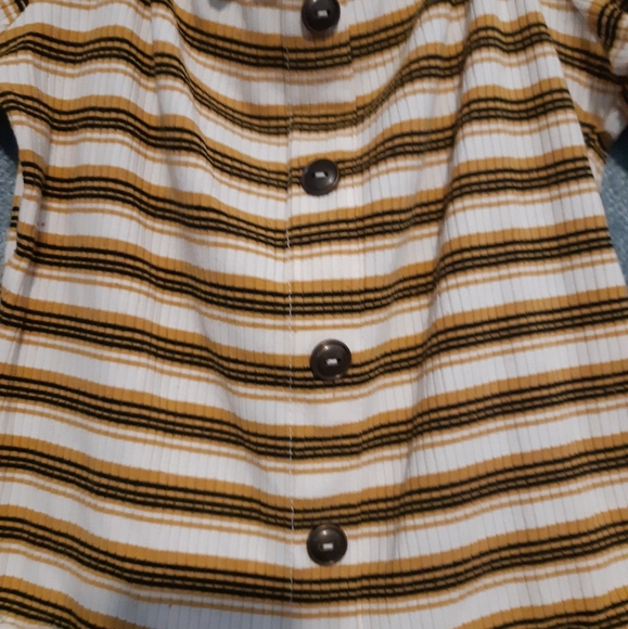 Off shoulder crop - Picture 2 of 3